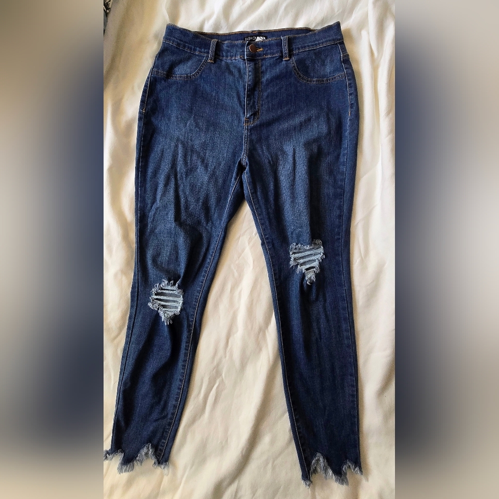Fashion Nova Distressed Skinny Cropped Denim Jeans Sz 13 Raw Hem Stretch